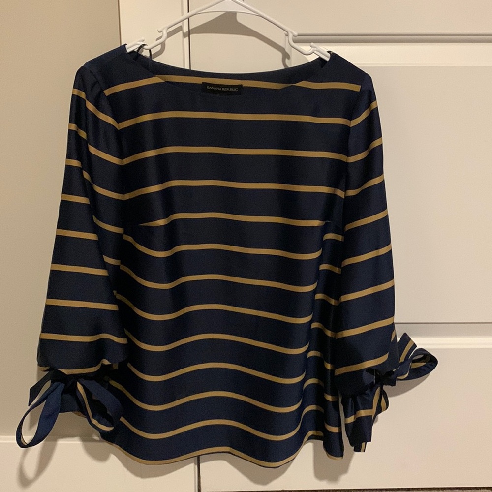 Banana Republic Blouse Tie sleeve blue gold stripe boat neck Women